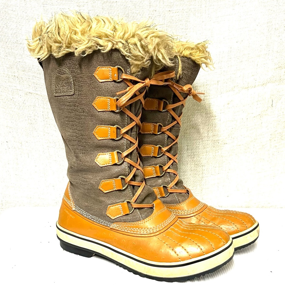 Sorel vintage size 9 boots